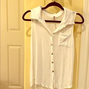 Sleeveless button down